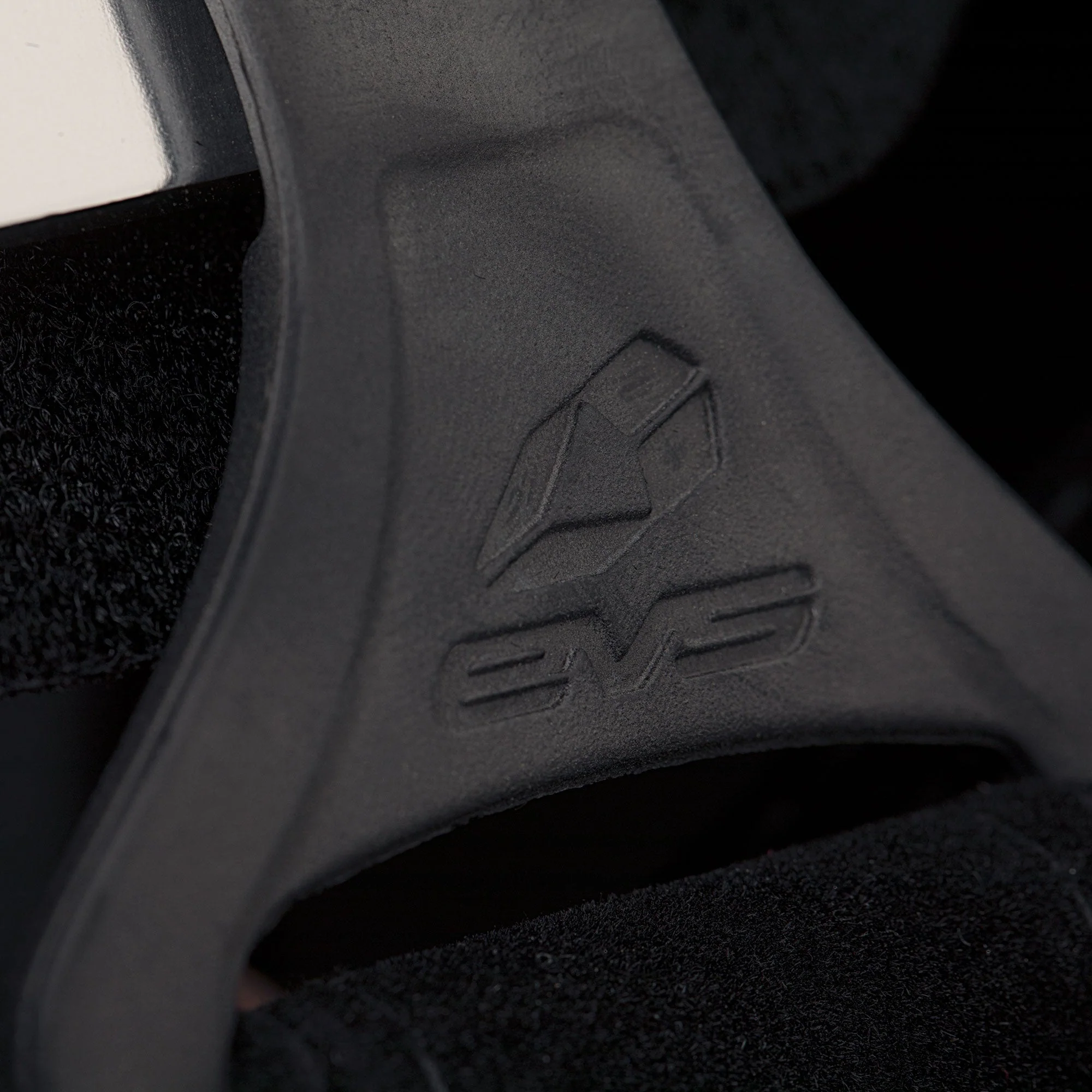 Axis Pro Knee Brace - Image 5