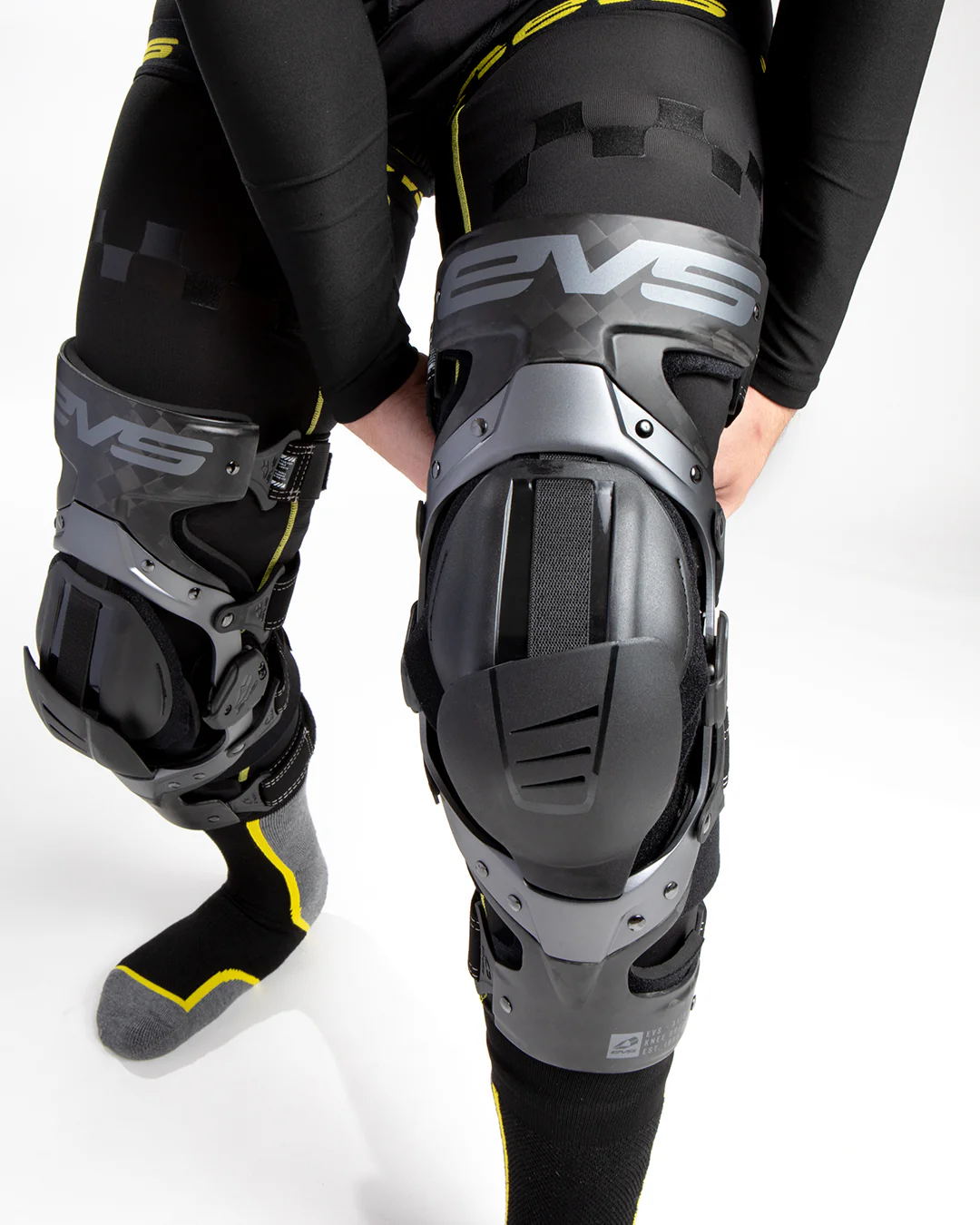 Axis Pro 2025 Knee Brace - Image 3