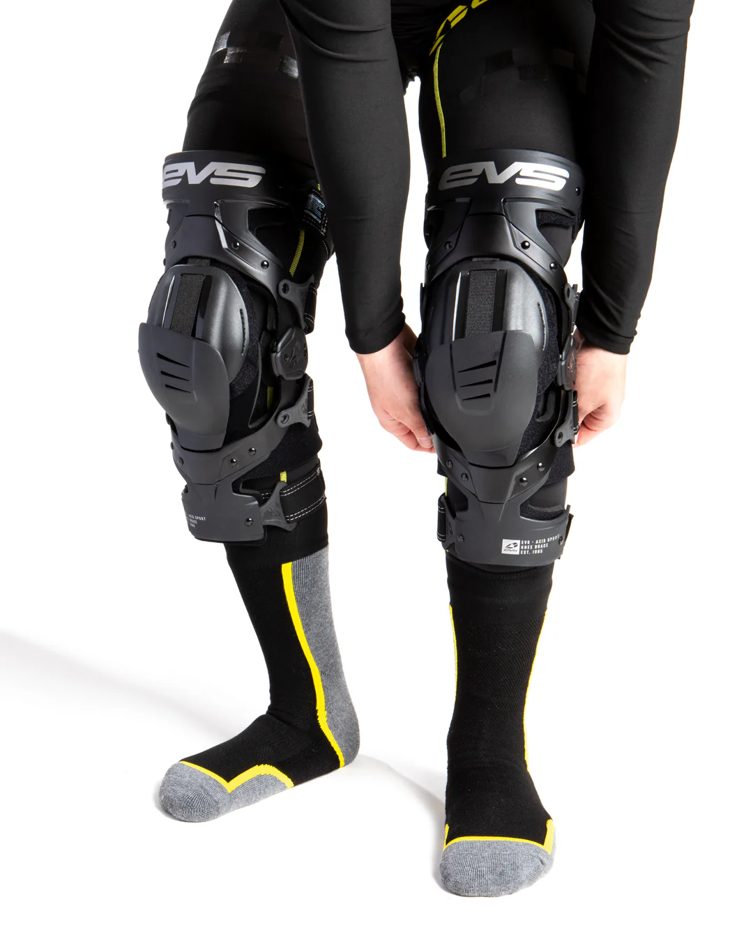Axis Sport 2025 Knee Brace - Image 3