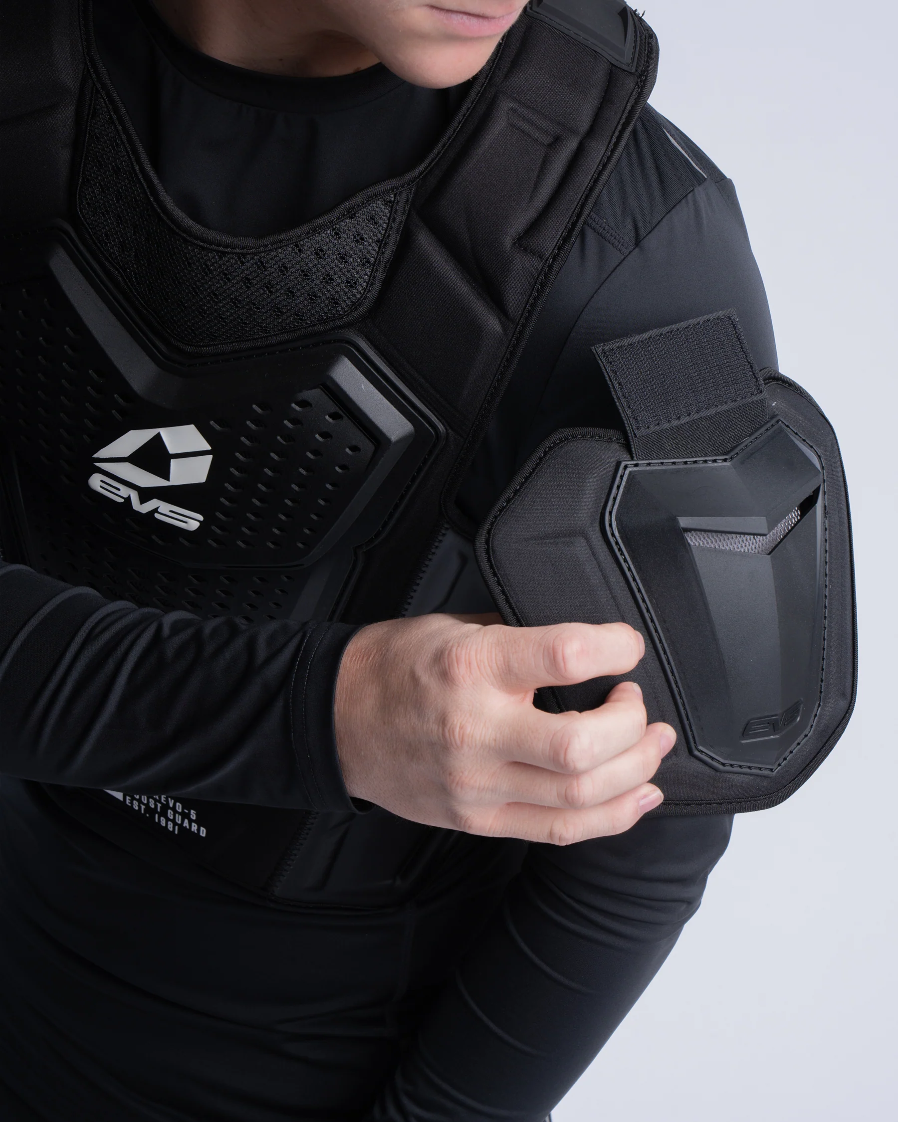 Revo 5 Roost Guard - Image 4