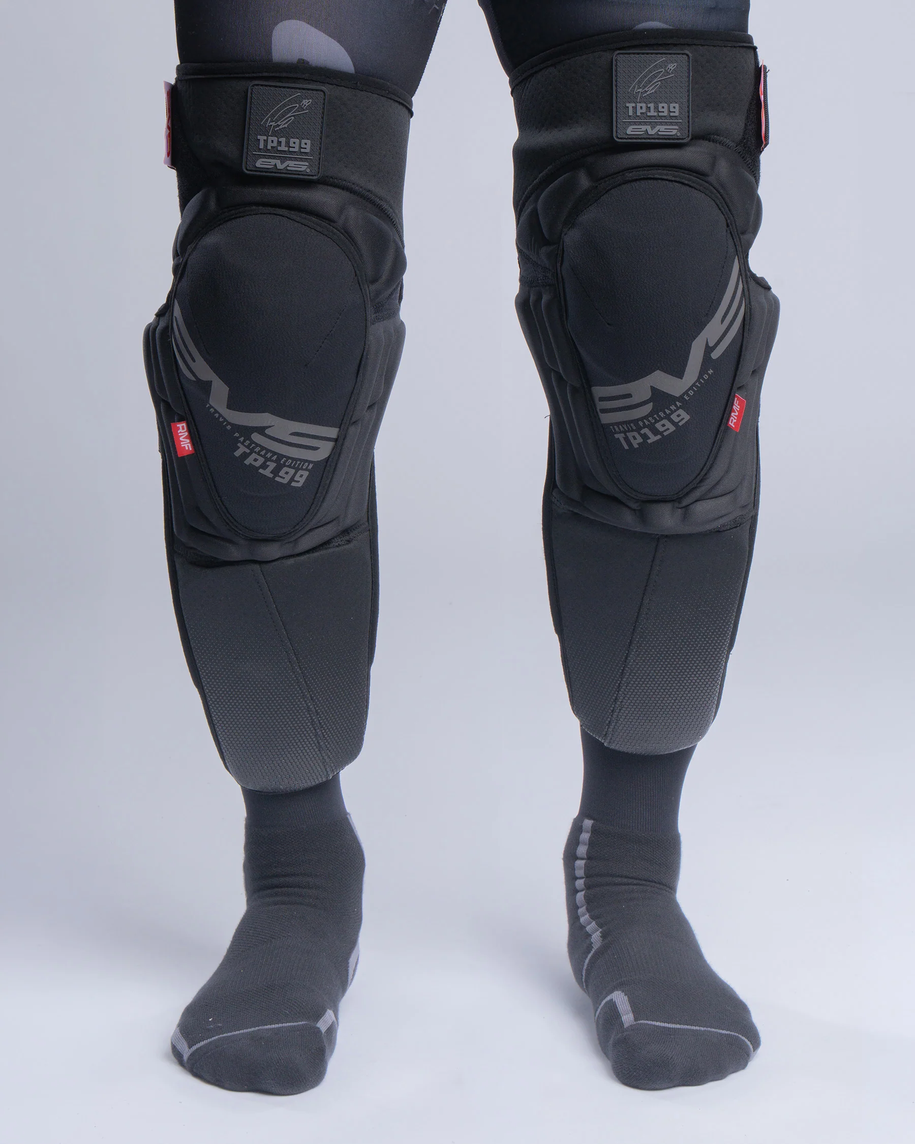 TP199 Blackout Knee Guard - Image 5